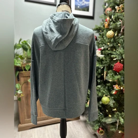 Calia by Carrie Underwood light sweatshirt, size XS. - Picture 2 of 3